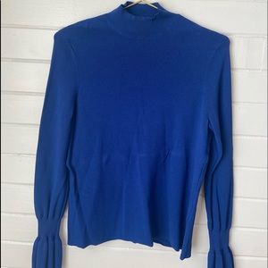 crew neck blue blouse
